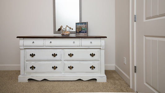 The Art of Mixing Metals: A Guide to Pre-Loved Hardware and Sustainable Style